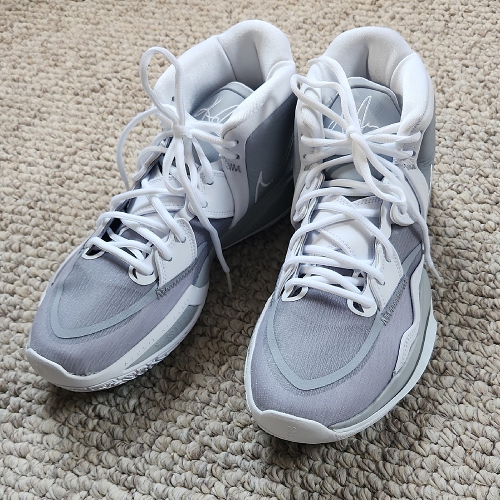 NEW Nike Kyrie Infinity TB basketball shoes High-Top Sneakers in Gray and White